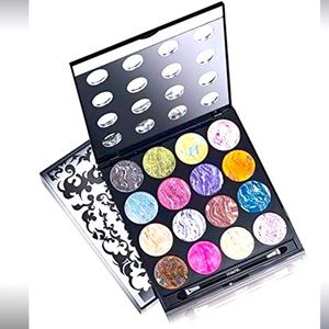 Avon Mark I Dream Of Glam Eyeshadow Palette